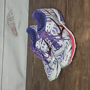 Mizuno Wave Elixir 7 Purple and White Running Shoes - Size 9